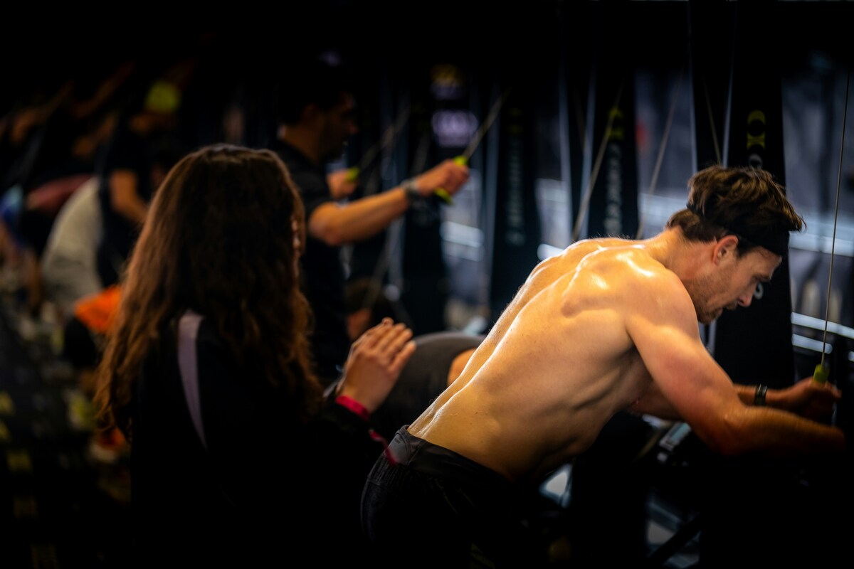 Passer du CrossFit à l’Hyrox (et inversement) : comment adapter son entraînement ?